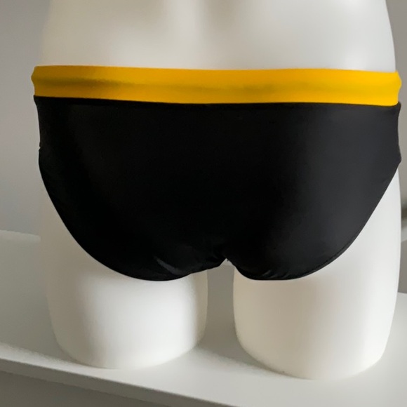 Super cute men’s swim briefs - Picture 4 of 9